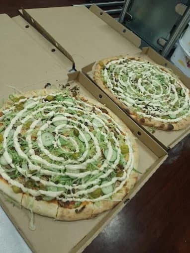 To store pizzaer klare for servering